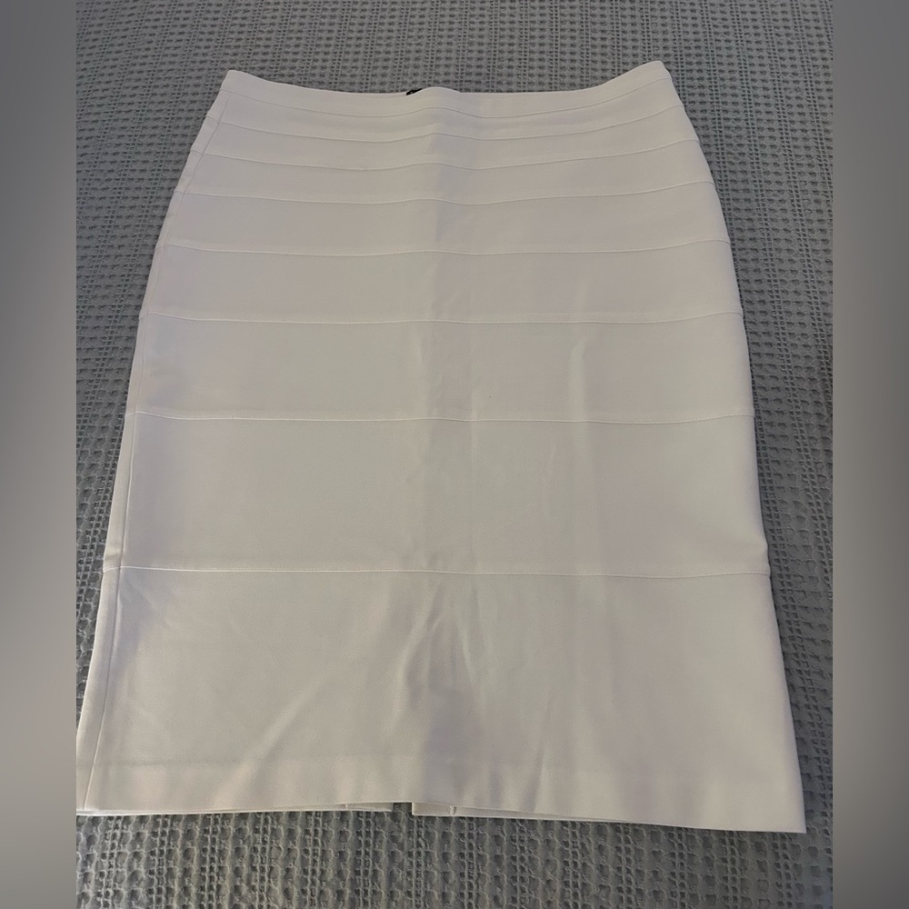 Thalian Classic Cream Pencil Skirt Sz 14. Never worn.
